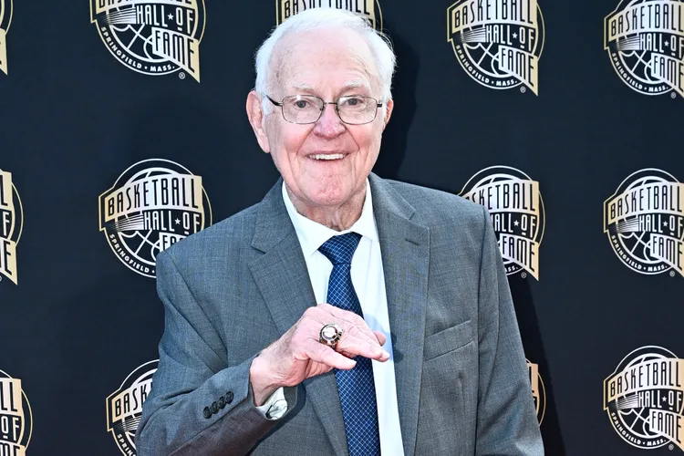 Gene Bess Obituary, Death: Legendary Poplar Bluff Coach and Hall of Fame Basketball Icon Dies at 91